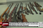 INVESTIGA&Ccedil;&Atilde;O DE VIOL&Ecirc;NCIA DOM&Eacute;STICA ENCONTRA ARSENAL &ndash; Oito armas e 44 muni&ccedil;&otilde;es foram encontradas pela Pol&iacute;cia Civil &ndash; V&iacute;deo