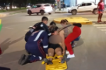 SAMU socorre motociclista v&iacute;tima de colis&atilde;o com moto no sem&aacute;foro da Av.JK com Av.Cana&atilde; em Ariquemes &ndash; V&iacute;deo
