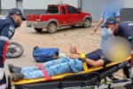 SAMU socorre motociclista que sofreu queda ap&oacute;s colidir em caminhonete na Av.Capit&atilde;o S&iacute;lvio em Ariquemes &ndash; V&iacute;deo