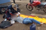 Colis&atilde;o entre motocicletas deixa v&iacute;tima ferida e mobiliza equipe do SAMU em Ariquemes &ndash; V&iacute;deo