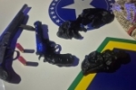 Pol&iacute;cia Militar prende dois suspeitos e apreende adolescente com armas durante persegui&ccedil;&atilde;o em Porto Velho
