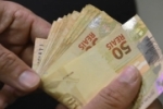 Sal&aacute;rio m&iacute;nimo dever&aacute; subir para R$ 1.741 em 2027