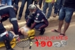 ARIQUEMES: Colisão entre moto e carro deixa mulher ferida na Av. Tancredo Neves