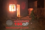 ARIQUEMES: Bombeiros evitam que residência no Gerson Neco fosse totalmente destruída por fogo 