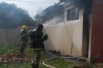 Galpão de escola pega fogo e aulas são suspensas em Vilhena – Fotos e vídeo