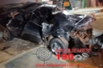 ARIQUEMES: Quatro pessoas ficam feridas em grave acidente na Av. Jaru – Carro capotou após colidir com grade de farmácia
