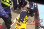 ARIQUEMES: Mulher é hospitalizada depois de bater motoneta na traseira de caminhonete