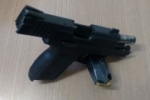 ARIQUEMES: Durante revista veicular PM encontra pistola 380 e munições