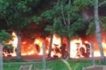 HUMAITÁ: Garimpeiros e população ateiam fogo em prédios do Ibama e o Instituto Chico Mendes – Assista