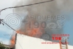 ARIQUEMES: Bombeiros combatem incêndio em loja de instrumentos musicais no centro da cidade