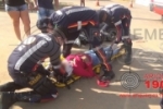 ARIQUEMES: Acidente envolvendo carro e CB 300 deixa mulher ferida no Jorge Teixeira