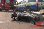 ARIQUEMES: Rapaz vai parar no pronto socorro após colidir moto em lateral de carro na Av. Jaru