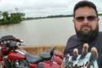 Médico morre após perder controle de moto e saltar faixa elevada em Ariquemes
