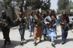 Talibã muda nome do país para Emirado Islâmico do Afeganistão e lei Sharia entra em vigor