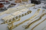 PC INVESTIGA: Criminosos invadem residência e fogem com R$ 11 mil em joias de mulher na capital