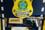 Em Porto Velho/RO, PRF apreende uma arma de fogo com homem foragido da justiça
