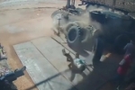 Vídeo mostra momento em que pneu de carreta explode e atinge borracheiro