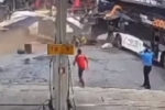 Ônibus invade posto de combustíveis, colide em caminhão estacionado e deixa 14 pessoas feridas – VÍDEO
